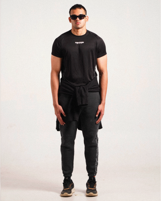 BLACK SHORT SLEEVE ATHLETIC T-SHIRT